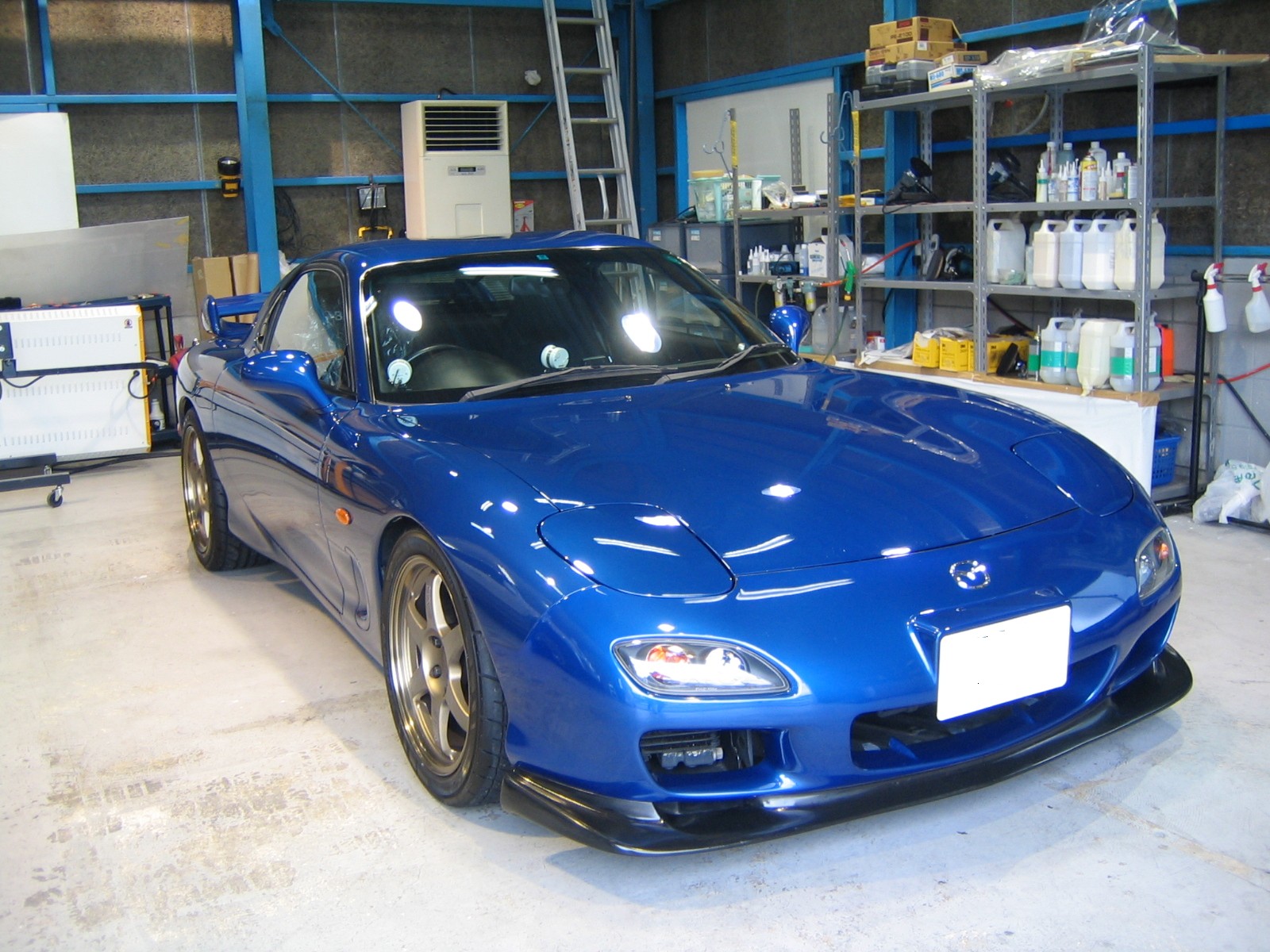 新車で購入以来、今年で7年を迎えますが、ご覧の通りピカピカです!